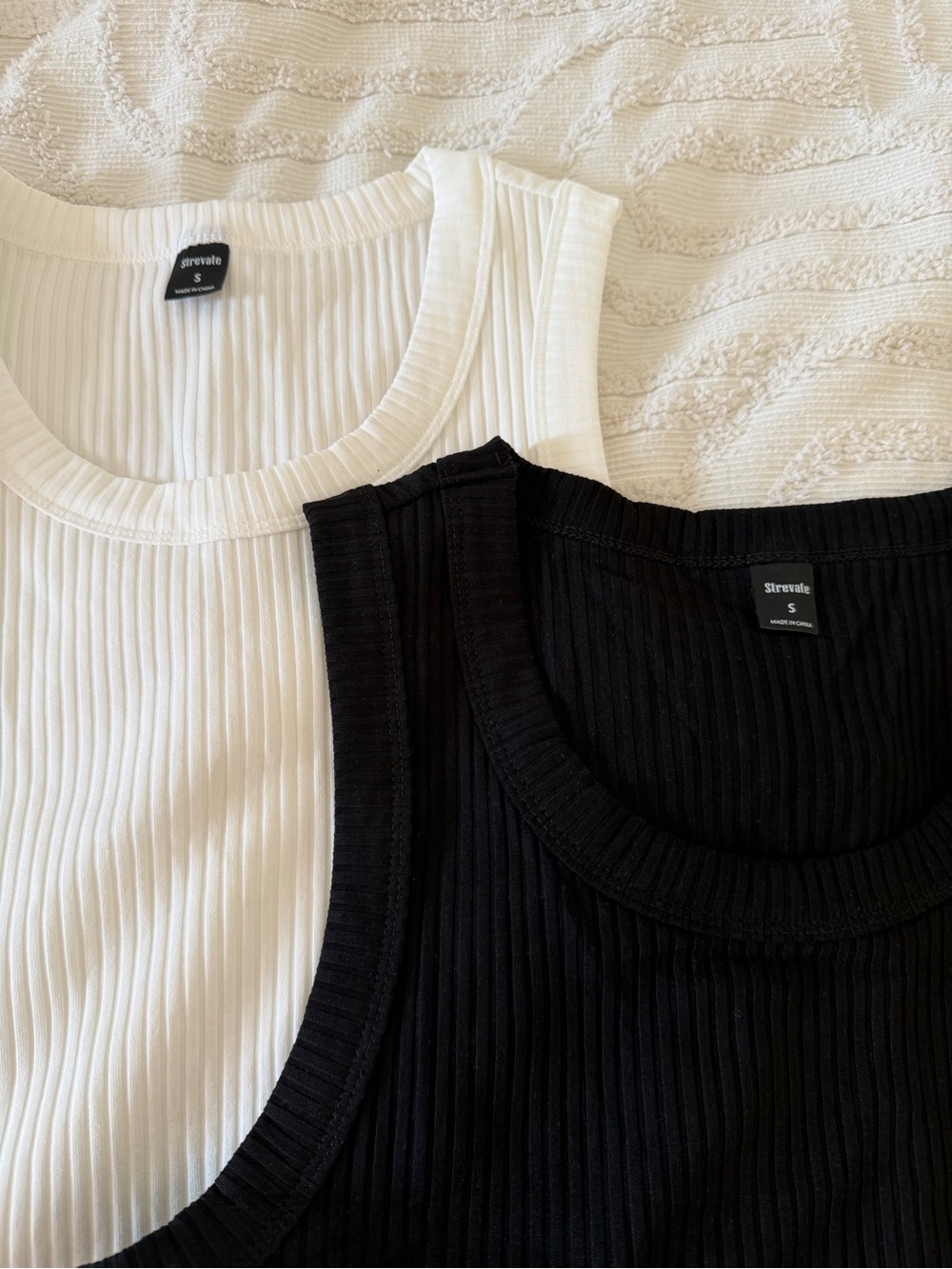 Everyday Ribbed Tank Top — Black & White - Picture 4 of 5